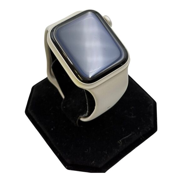 Apple Watch SE 2nd Gen 40MM Silver Aluminum A2722 GPS #2 - Picture 2 of 6